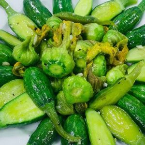 Sauteed pumpkin buds with garlic